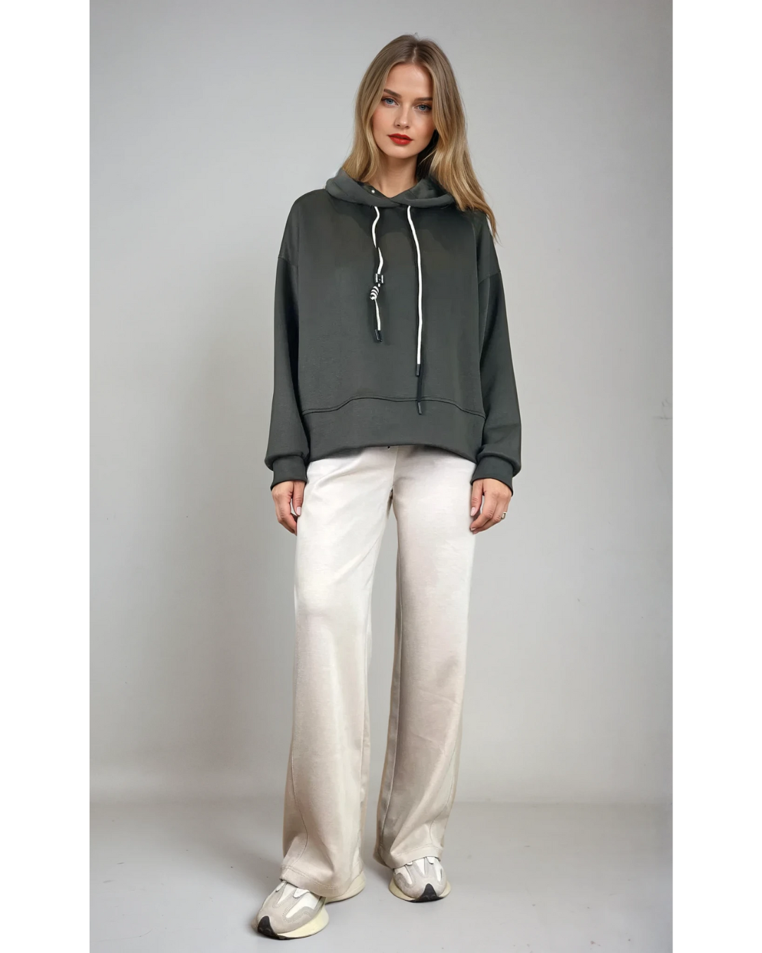 Conjunto SOFT AND CHIC con chaqueta neopreno verde