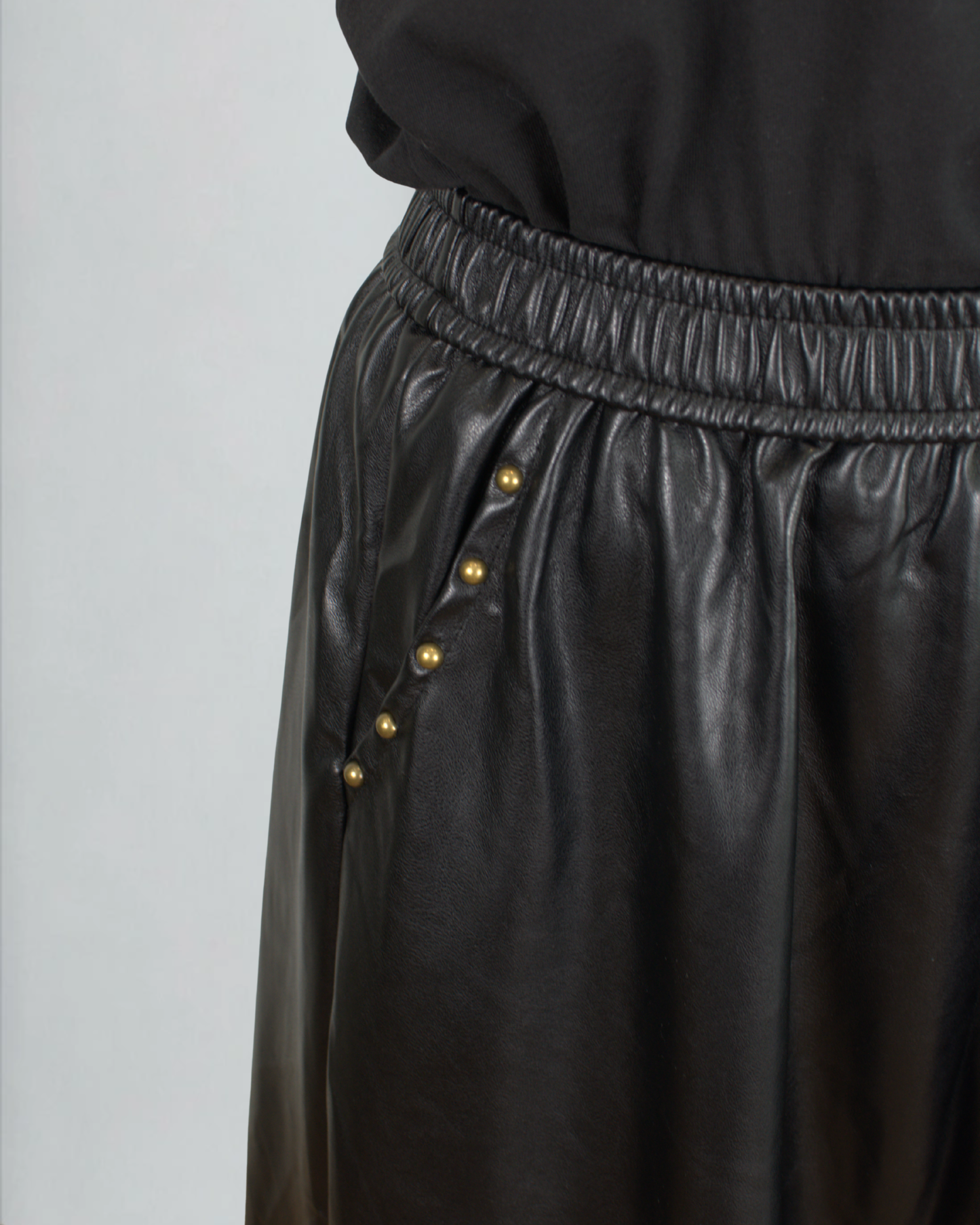 Falda PIEL VEGANA color negro