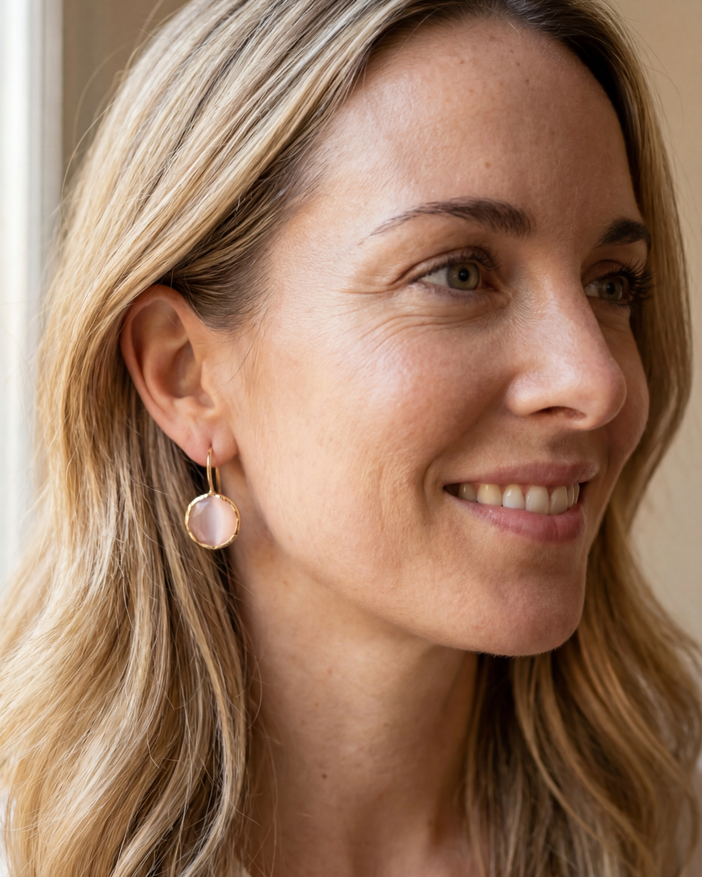 Pendientes ojo de gato bañados en oro