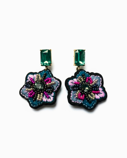 Pendientes artesanales bordados