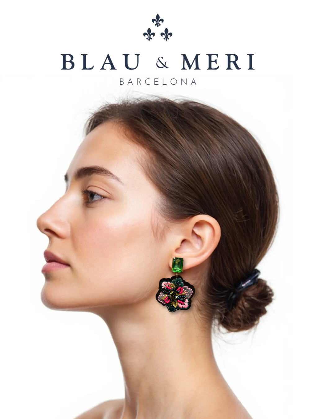 Pendientes pedrería bordados