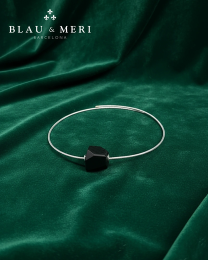 Gargantilla magnética, metacrilato negro y plata