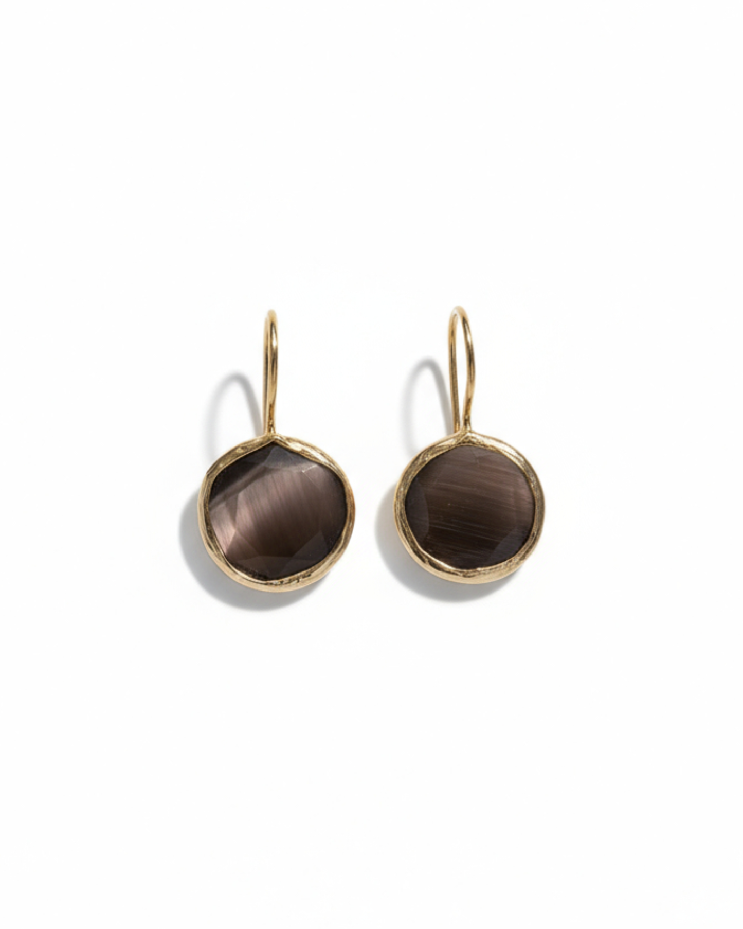 Pendientes ojo de gato bañados en oro